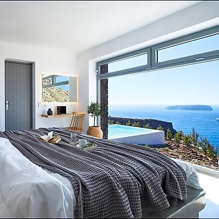 Coco-mat Santorini Hotel 2*